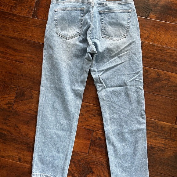 The Normal Brand - Picture 3 of 4